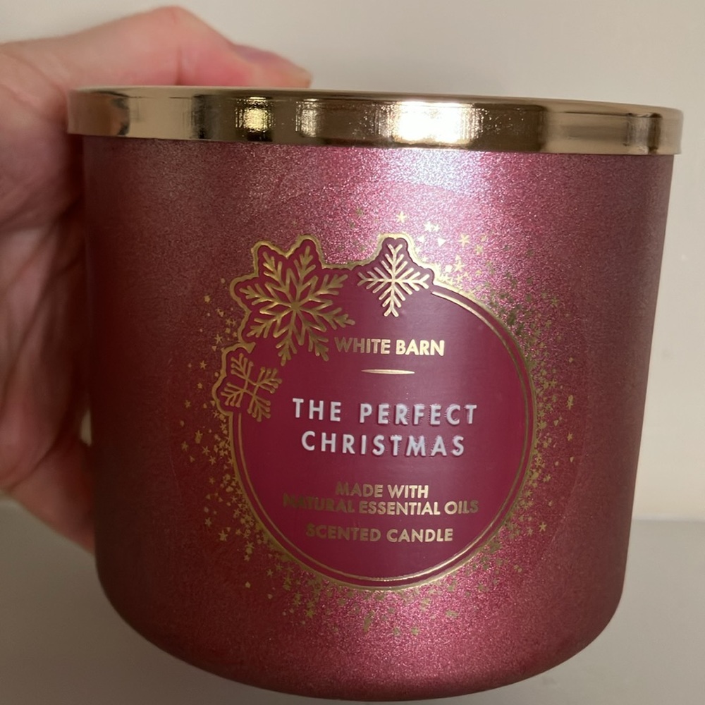 USED 🎄THE PERFECT CHRISTMAS 🎄 3- WICK CANDLE WHITE BARN/ BATH BODY WORKS